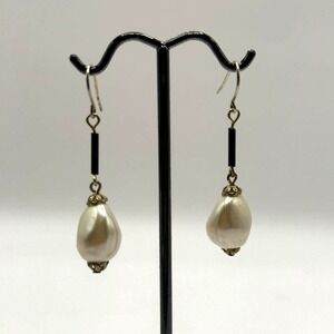 Vintage Baroque Faux Pearl Drop Earrings – Classic Elegant Costume Jewelry